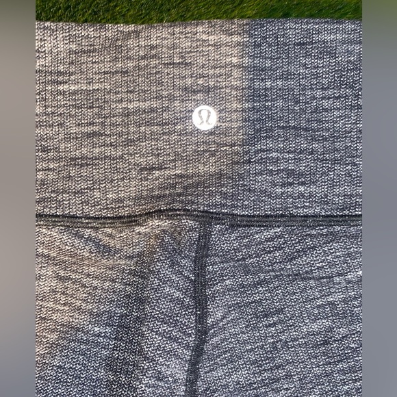 Mixed Lot of 3 LuluLemon  Womens Activewear Yoga Workout Pants Cropped - Picture 8 of 16